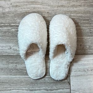 Pottery Barn Women’s Slippers
